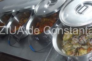 Tartine cu caviar, friptura de purcel, medalion de somon: De Revelion, Arimex Comexim 2000 SRL ofera pacientilor o masa plina de delicatese