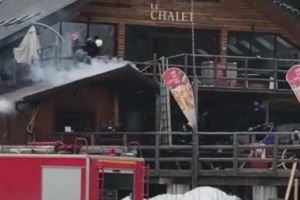 Cabana lui Adrian Năstase, de la munte, a luat FOC