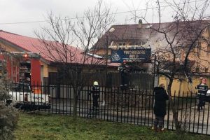 Sperietură în ajun de An Nou: Incendiu în curtea unui atelier de vulcanizare din Rogerius