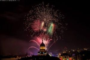 Artificii spectaculoase de Revelion. Centrul Clujului a fost luminat feeric - VIDEO
