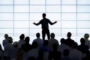 3 din 4 persoane suferă de Glosofobie. Cum învingem teama de a vorbi în public?