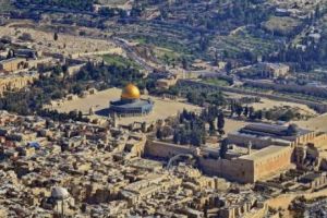 Descoperire ISTORICĂ! Sigiliu de lut, vechi de 2700 de ani, aparţinând guvernatorului Israelului