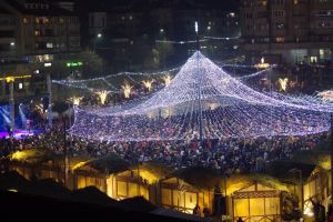 Revelionul 2018 „La Ceas” marcat cu un superb spectacol de muzică şi artificii în centrul Râmnicului