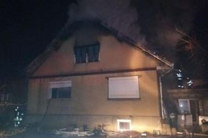 Explozie într-o locuinţă în noaptea de Anul Nou