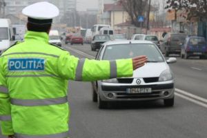 VIDEO: Anul Nou, “sărbătorit” de poliţiştii de la circulaţie cu accidente şi amenzi