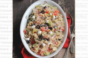 Salata greceasca cu quinoa