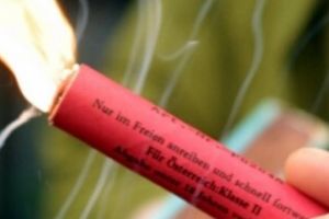 Bărbat rănit grav după ce o petardă i-a explodat în faţă!