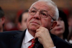 Actorul Alexandru Arşinel îi ia apărarea medicului Mihai Lucan: „Nu pot să cred că sunt adevărate aceste acuzaţii de tentativă de omor”