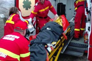 Căzut de pe scară, între viaţă şi moarte