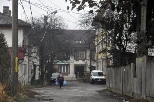 Cămin de bătrâni, acuzat că funcţionează ilegal, fără licenţă