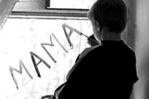 Copiii – aici, părinţii – peste hotare: O ecuaţie complicată