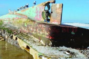 O navă fantomă, dispărută după “Fukushima”, a eşuat în America