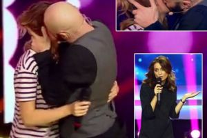 Bendeac şi Ana Maria Caliţa s-au sărutat pe scenă, apoi ea a câştigat iUmor! Cel mai nou cuplu din showbiz! După Revelion, tânăra a recunoscut cu cine se iubeşte! Primele imagini cu cei doi împreună