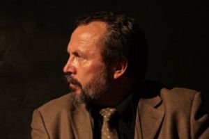 CONCLUZIA unui SCRIITOR: ”În România, PATRUPEDELE vorbesc la televizor!”