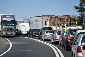 Legea pentru recuperarea taxei auto şi a timbrului de mediu, votată de Senat