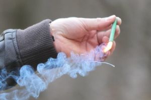 Copil rănit în zona feţei după ce a manevrat o petardă găsită pe stradă!