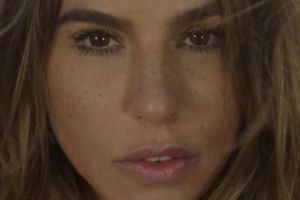 Corina Bud a apărut GOALĂ PUȘCĂ pe internet! Bărbaţilor NU le-a venit să creadă OCHILOR ce VĂD - Galerie Foto INCENDIARĂ 