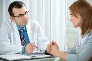 Ministerul Sănătăţii către medicii de familie: Dreptul asiguraţilor la servicii medicale primare decontate din fondurile de sănătate trebuie respectat