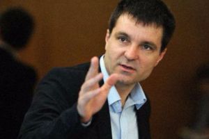 NICUSOR DAN cere suspendarea deciziei care interzice aplicaţiile de taxi. FIREA răspunde TĂIOS