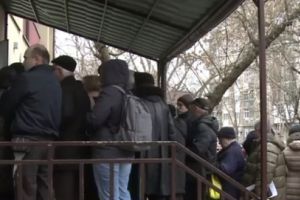 Cozi uriase la plata impozitelor si taxelor locale! Reducere 10% pentru cei care platesc pana pe 31 martie