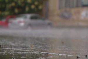 VÂNTUL VIOLENT face ravagii în EUROPA la început de an. Condiţiile extreme au provocat un deces si pagube enorme