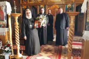 Părintele paroh Niţu Ștefan din Târgu Secuiesc:    „Misiunea noastră este să rămânem mereu cu stindardul Crucii şi al Credinţei în Sus”