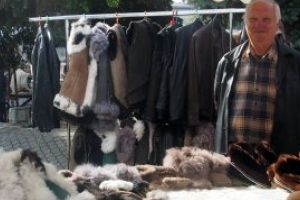 Romanii, pe ultimele locuri in UE dupa ponderea cheltuielilor pentru imbracaminte si incaltaminte