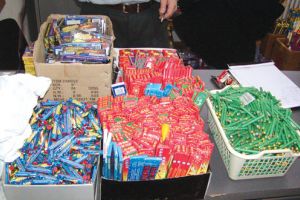 Sute de kilograme de articole pirotehnice confiscate de poliţişti