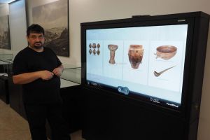 Directorul Muzeului Bucovinei şi cel al Bibliotecii Judeţene au salarii mai mici cu peste ...