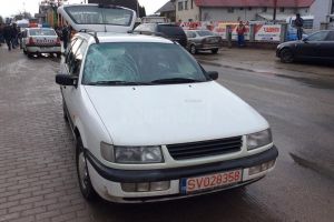 Pieton băut, acroşat de un autoturism, la Marginea