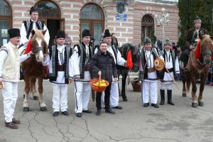 Foc de artificii în centrul municipiului Fălticeni