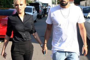 Nimeni nu a ştiut ce a fost între ei! Are o fetiţă cu Misha, dar abia acum a hotărât să dezvăluie tuturor adevărul - După 3 de căsnicie, Connect-R face un anunţ dureros: „Ăsta e un…”