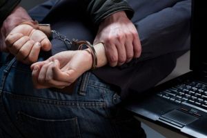 Fiul fostului secretar de stat de la Transporturi, Ion Trocaru, reţinut pentru violenţă domestică