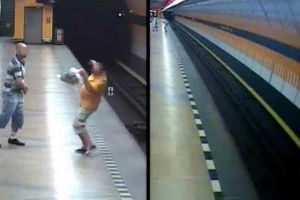 S-a întâmplat din nou! Un bărbat de 65 de ani A MURIT după ce a fost împins pe şinele metroului! Autorul este un tânăr de 18 ani!