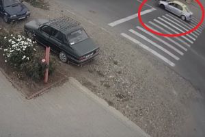 VIDEO Copilă spulberată pe trecerea de pietoni
