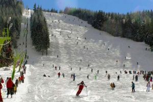 Weekend la film şi pe pârtii