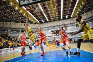A cincea înfrângere: CSM CSU Oradea a pierdut derby-ul de la Sibiu, cu 76-83