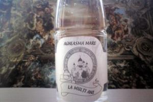 Aproximativ 2000 litri de apă sfinţită, la Catedrala Ortodoxă din Sfântu Gheorghe, pentru Bobotează