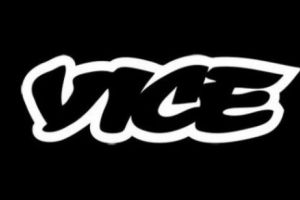 DOI angajaţi de la CONDUCEREA unui GIGANT MEDIA, acuzaţi de HĂRȚUIRE SEXUALĂ