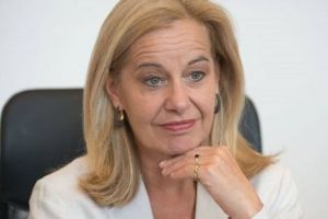 Protagonista scandalurilor „Revelion cu penalii” şi Legile Justiţiei, ambasadoarea Olandei a reuşit în Croaţia să înfrângă voinţa a 66% din populaţie