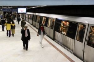 Panica printre calatori. Clipe de groaza la gura metroului. Tanar injunghiat in zona statiei Politehnica  