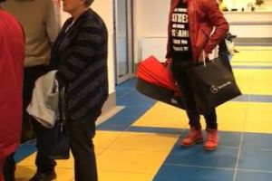 Tavi Clonda a ajuns la spital să-şi ia fetele acasă! Primele imagini de la maternitate cu fericita familie: ”Gabriela mă sună de trei ore şi eu...”