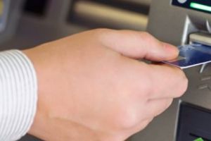 LOVITURĂ DURĂ pentru bănci! Ce se va întâmpla cu anumite COMISIOANE. Se schimbă REGULILE!