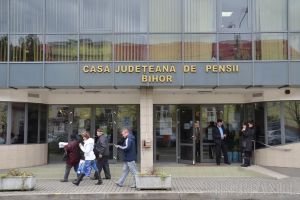 Modificări la Legea pensiilor publice: românii nu mai pot încheia contracte individuale de asigurare pentru accidentele de muncă şi boli profesionale