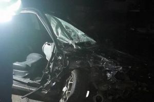 Accident grav, cu patru răniţi, după ce un şofer de 19 ani a pătruns pe contrasens