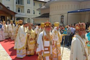 Credincioşii de stil vechi sărbătoresc duminică marele praznic al Naşterii Domnului