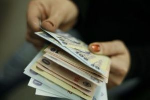 Doi bancheri români tocmai AU DAT LOVITURA