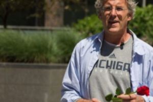 Poveste ÎNFIORĂTOARE! Un activist ANTI-SISTEM a fost internat cu FORŢA într-un SPITAL DE PSIHIATRIE