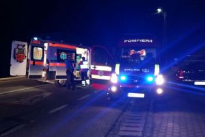 Şase pietoni loviţi de aceeaşi maşină pe Valea Bârgăului. Cinci copii şi un adult au ajuns la spital