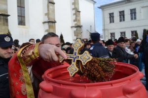 Boboteaza şi Sfântul Ioan încheie sărbătorile naşterii lui Hristos. Tradiţii la români